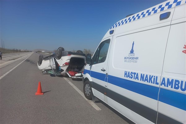 İzmir AKS Ambulans Servisi ekibi Konya’daki kazazedelere müdahale etti