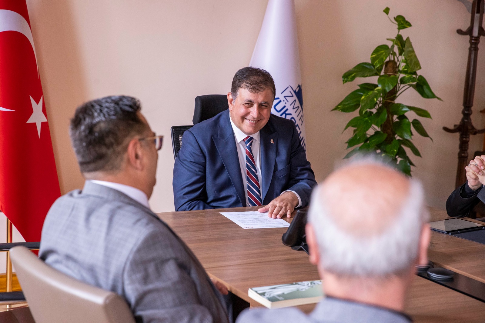 İzmir Büyükşehir'in 3 tesisi ISO 50001 belgesi aldı