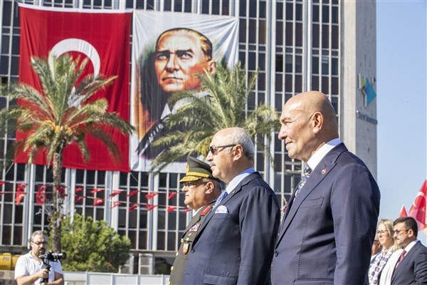 İzmir’de 100'üncü yıl kutlamaları başladı