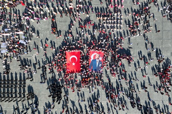 İzmir’de 101. kurtuluş yıl dönümü coşkusu