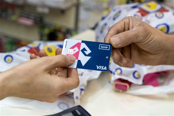 İzmir'de 14 bin öğrenci için 35 milyonluk destek sağlandı