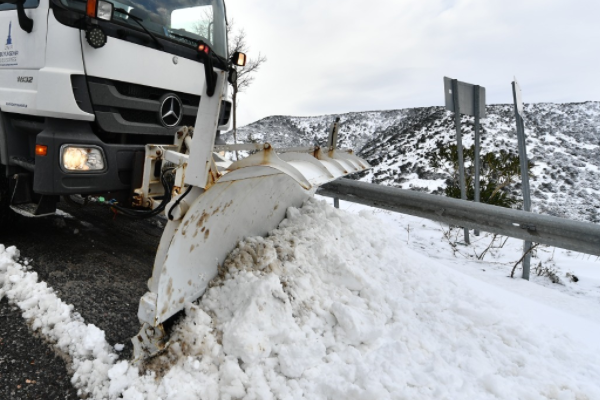 İzmir’de karla mücadele için yoğun mesai
