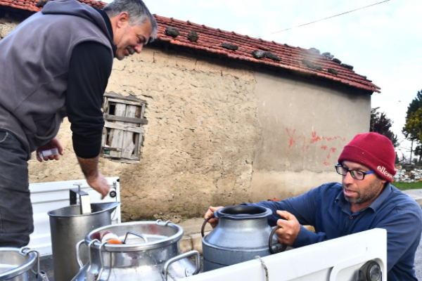 İzmir’de süt üreticisi nefes almaya başladı
