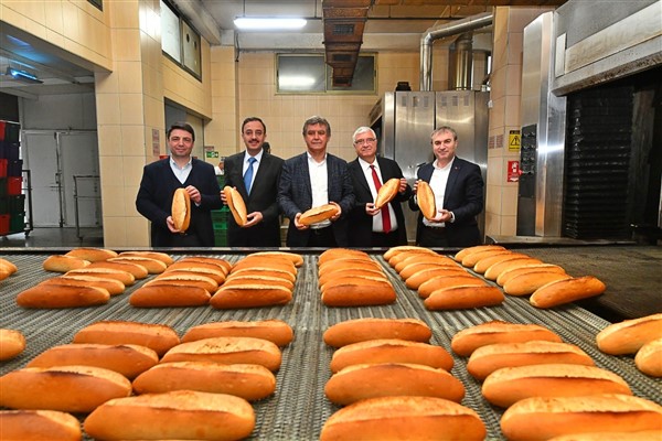 İzmir’in “Halk Ekmek” modeli yüzleri güldürdü