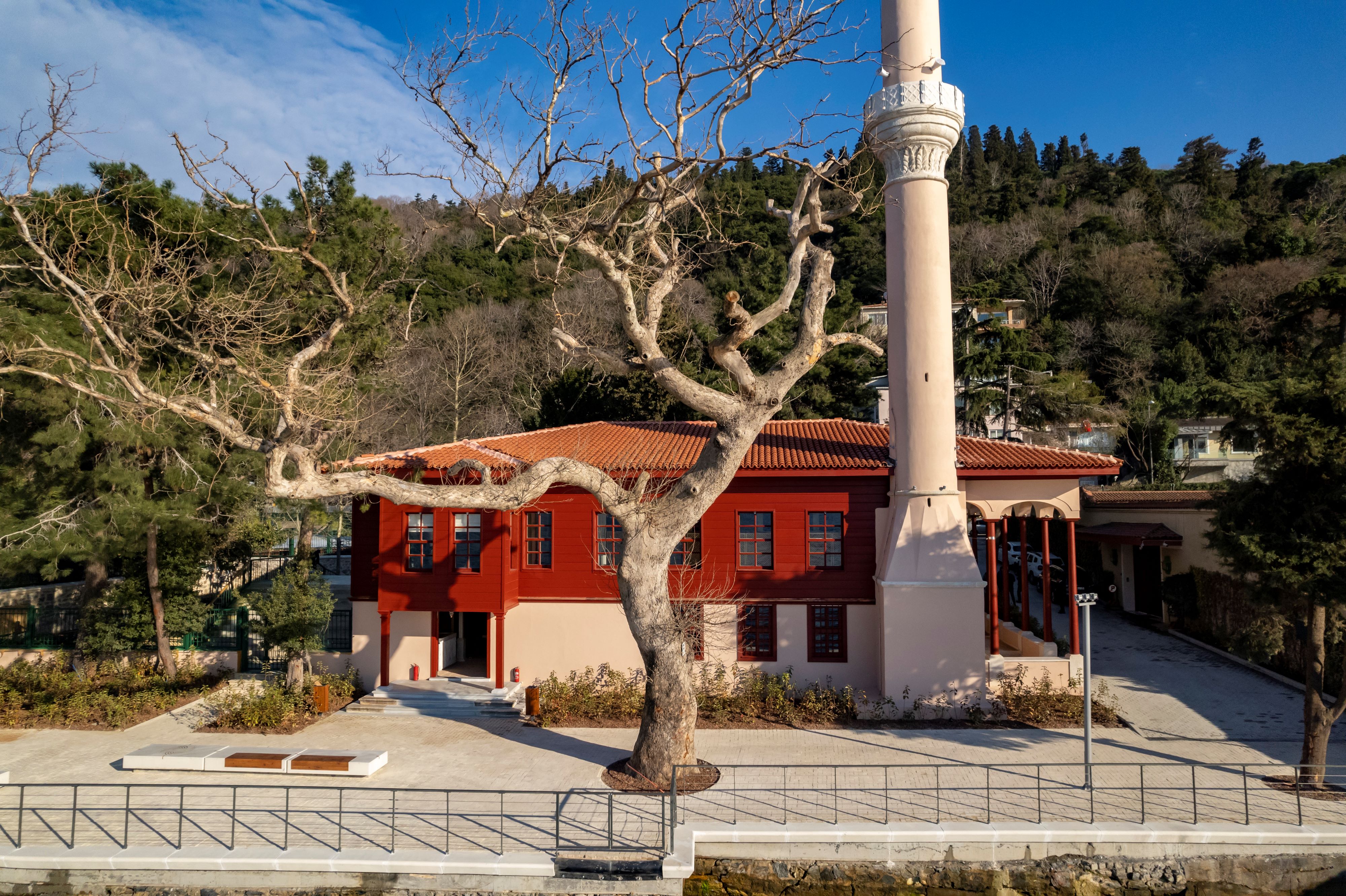 Kalyon Vakfı'nın restore ettiği Vaniköy Cami ibadete açıldı