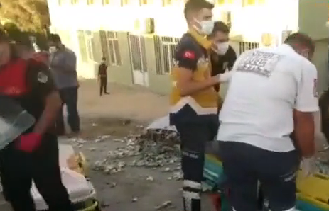 Kamyon ile minibüs çarpıştı: 2 yaralı