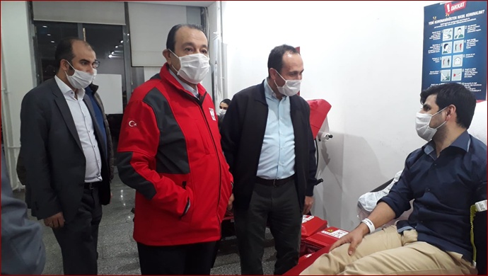 Kan Bağışına Sağlık Çalışanlarından Destek