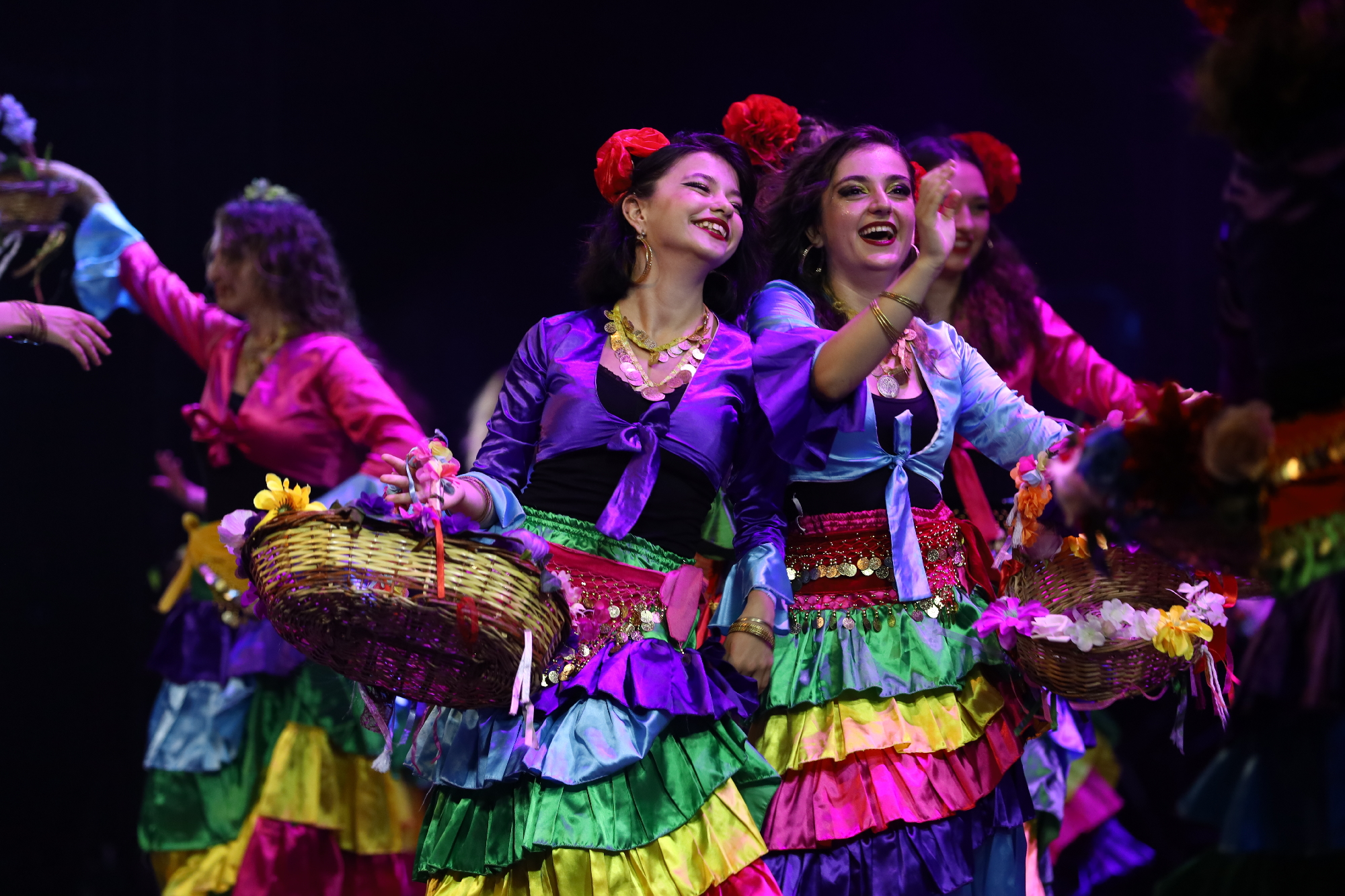 Karagöz Halk Dansları’ndan final