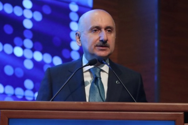 Karaismailoğlu, Kapalı Çarşı’da esnafla bir araya geldi