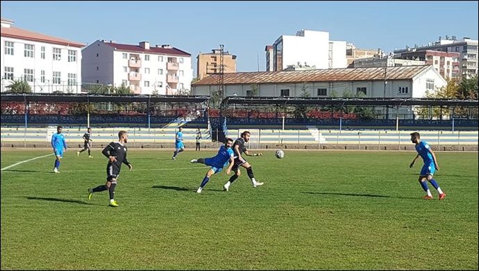 Karaköprü Belediyespor 3 puanı 3 golle aldı