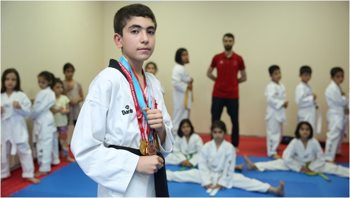 Karaköprü Çadır Spor merkezinde Şampiyon Yetiştiriyor-(VİDEO)