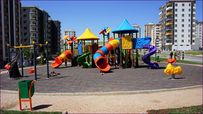 Karaköprü yeni parklarla güzelleşiyor-(VİDEO)