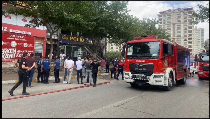 Karaköprü'de Av Bayisinde Çıkan Yangın Korkuttu