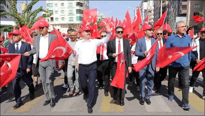 Karaköprü'de Cumhuriyetin 100.yılı coşkuyla kutlandı