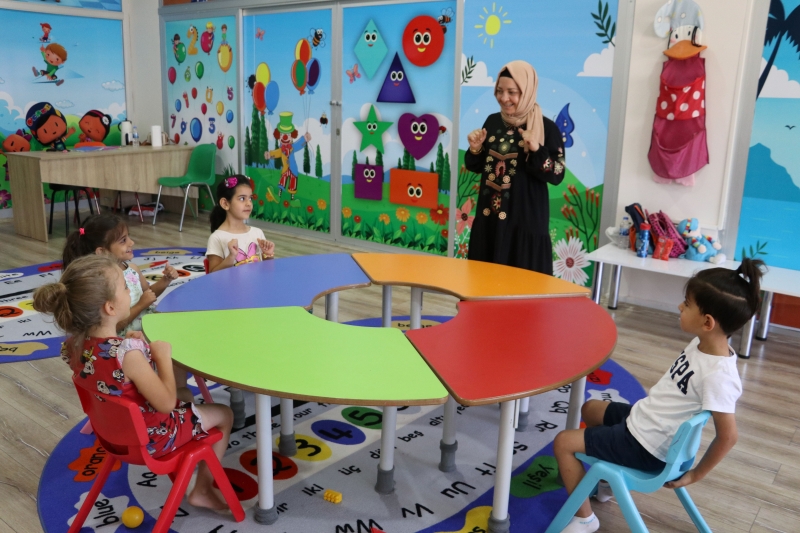 Karaköprü’de kadınlar zamanını kurslarda değerlendiriyor-(VİDEO)