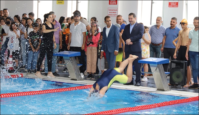 Karaköprü’de Minik Yüzücüler Sertifikalarını Aldı-(VİDEO)