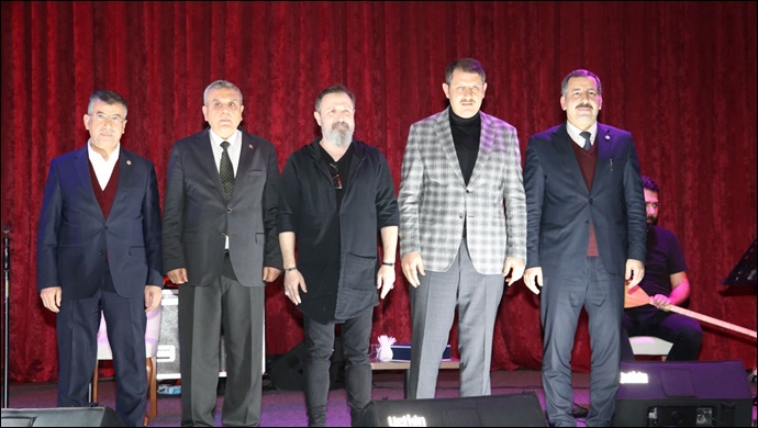 Karaköprü'de Talha Bora Öge Rüzgarı Esti-(VİDEO)