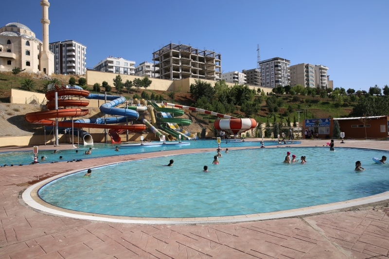 Karaköprülü Çocuklar Yaşam Park Havuzu’nda Serinliyor-(VİDEO)