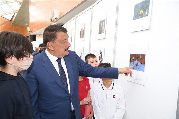 'Karikatür Sergisi ve Karikatür Çalıştayı' başladı