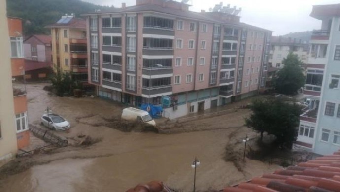 Kastamonu’da sel felaketi: En az 5 kişi hayatını kaybetti