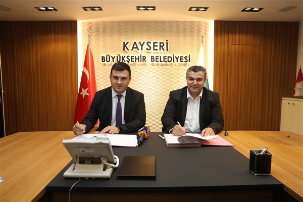 Kayseri Büyükşehir ile Hacılar Adem arasında “El Sanatları Kursları” iş birliği protokolü