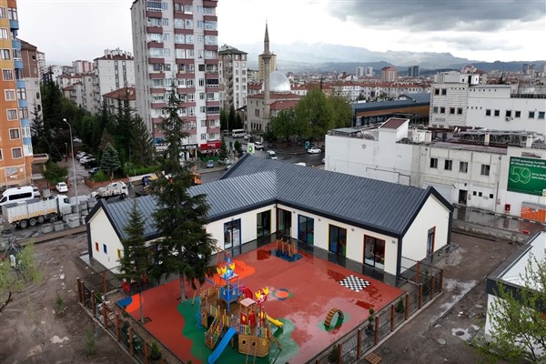 Kayseri Büyükşehir’in Çocuk Kütüphanesi ve Müzik Okulu açılış için gün sayıyor