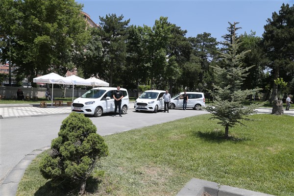 Kayseri Büyükşehir, mezarlık içi ücretsiz ulaşım hizmeti sağlıyor