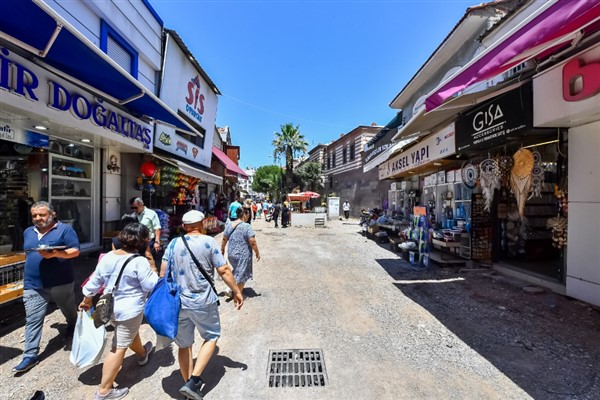 Kemeraltı altyapı çalışmaları devam ediyor