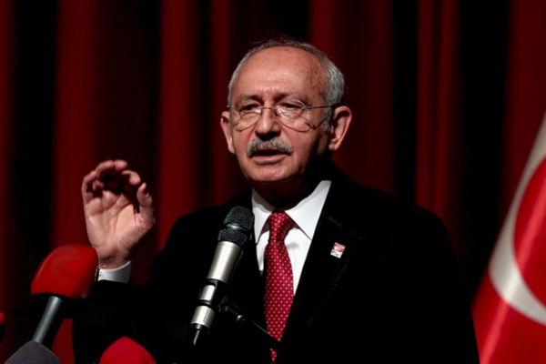 Kılıçdaroğlu, ABD'deki öğrenci Lara Özkan ile görüştü