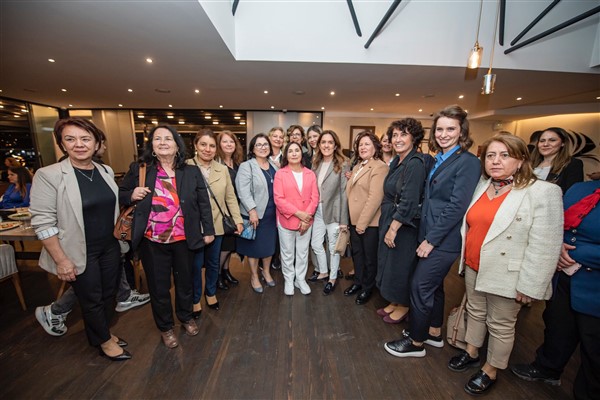 Kılıçdaroğlu İzmir’de çocuk ve kadın hizmetlerini inceledi