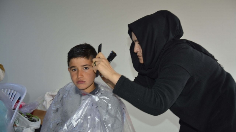 Kırsal Mahallelerde Çocuklara Ücretsiz Saç Bakımı