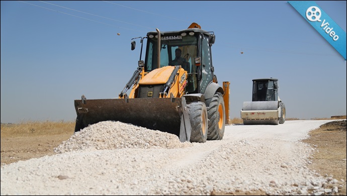 Kırsalda Yollar Bir Bir Yapılıp Hizmete Sunuluyor