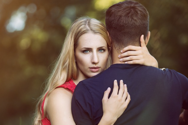 Kıskançlığınızın sebebi çocukluğunuzda ebeveyninizle yaşadığınız ilişki olabilir