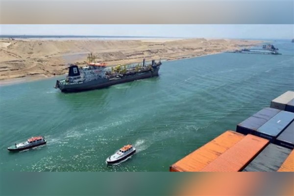 Kızıldeniz saldırıları Mısır'ın Süveyş Kanalı gelirlerini neredeyse yarı yarıya düşürdü
