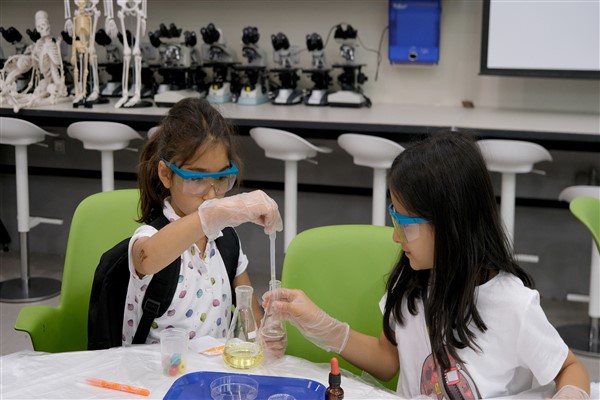 Konya'da çocuklar tatillerini bilimle iç içe geçiriyor