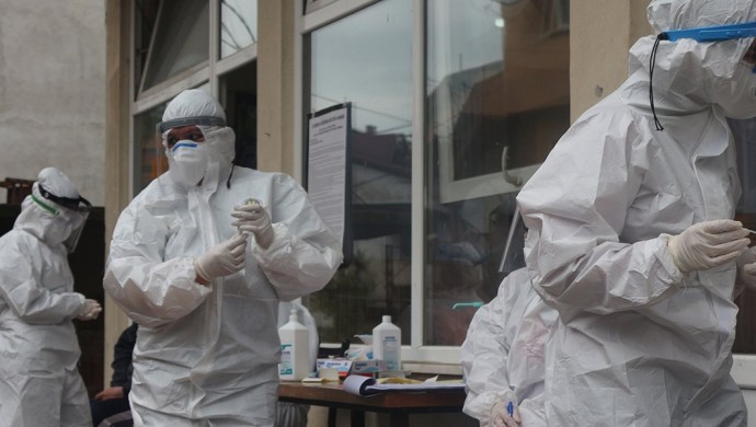 Koronavirüs salgınında vaka sayısı düne göre azaldı