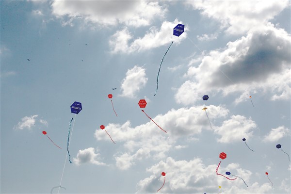 Küçükçekmece’de 10 bin uçurtma gökyüzüyle buluştu