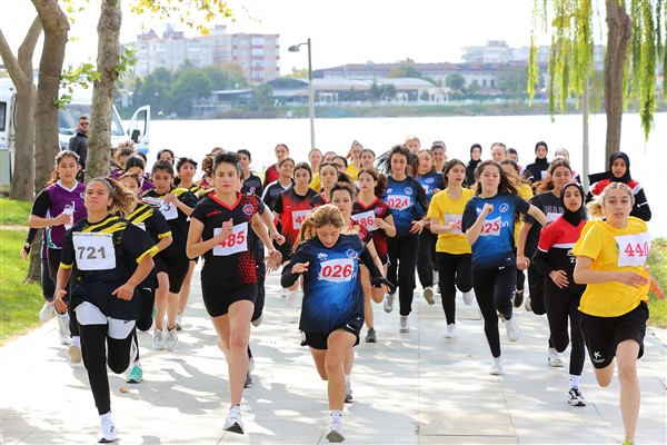 Küçükçekmece’de “100. Yıl Cumhuriyet Koşusu