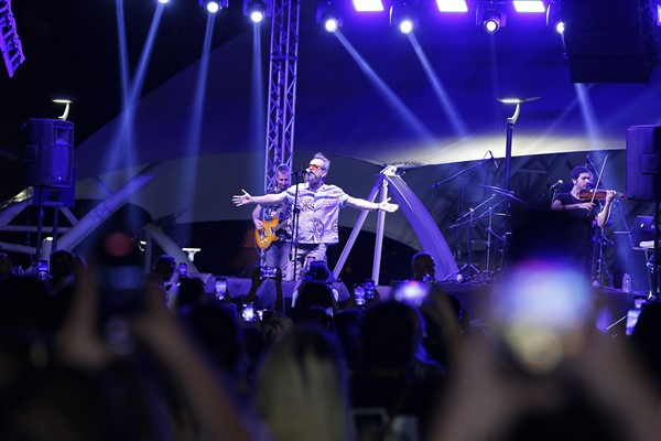 Küçükçekmece’de 30 Ağustos Zafer Bayramı Feridun Düzağaç konseriyle kutlandı