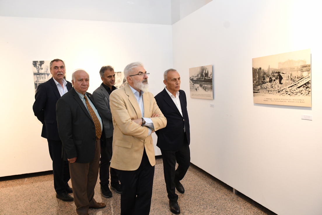 Küçükçekmece’de ‘Dokuzu Beş Geçe’ ve ‘Selanik’ sergileri açıldı