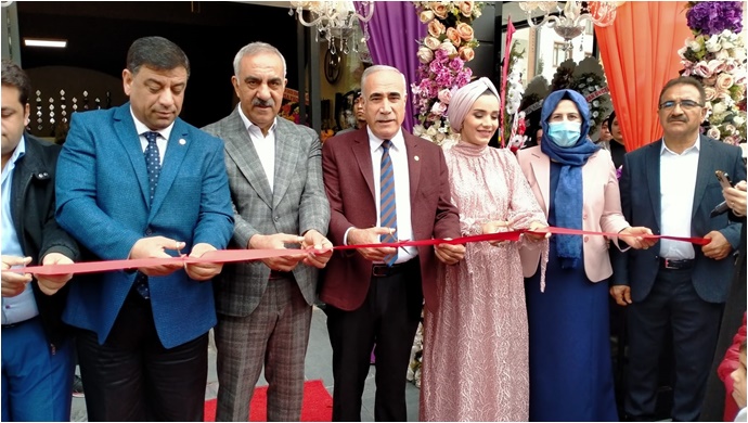 Leyla Aydınlık, Gelinlik ve Nişanlık Mağazasının Açılışı Yapıldı-(VİDEO)