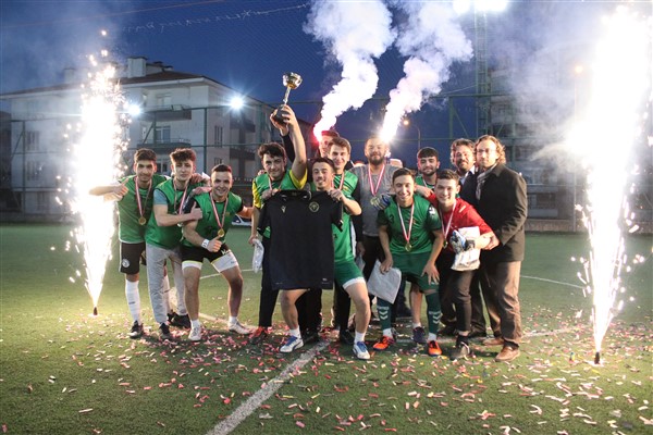 Lise Medeniyet Akademisi’nde  Çalık anısına halı saha turnuvası