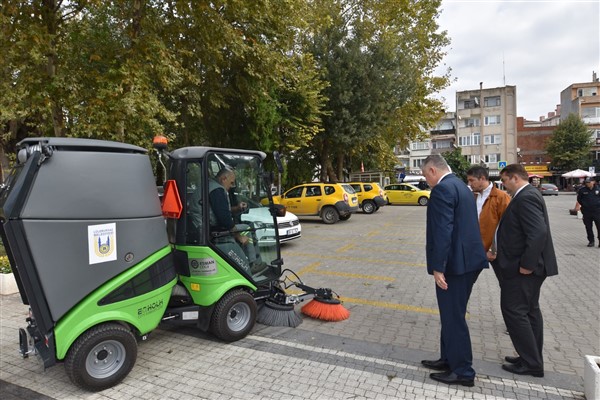 Lüleburgaz Belediyesi, “Kent Muhafızı” isimli temizlik aracını hizmete sundu