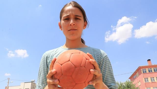 Merve verdiği röportajla Türkiye gündemine oturmuştu: Okula alınmadığı iddia edildi