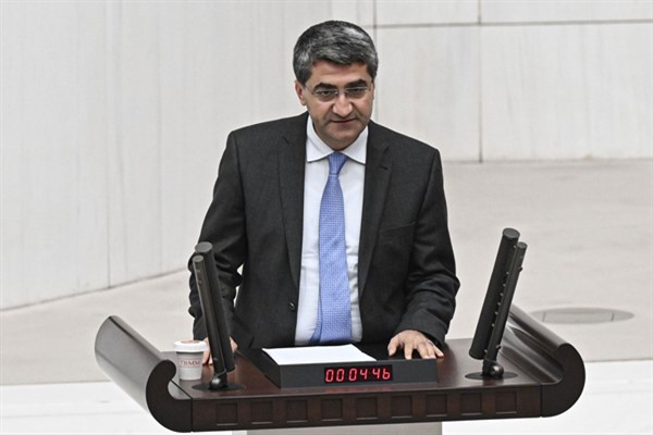 Milletvekili Ekmen, iki bakana güvenli sokakları sordu