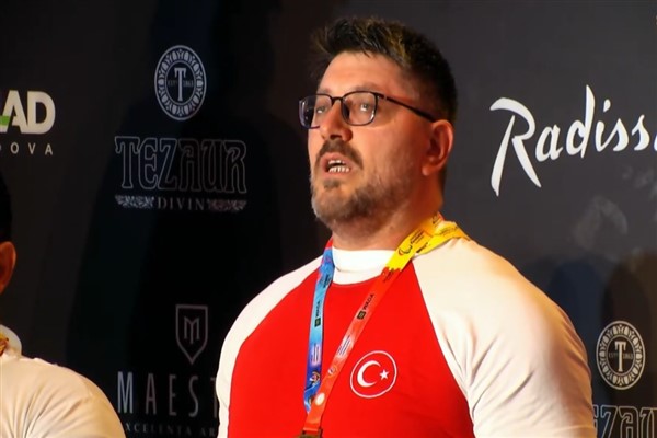 Milli bilek güreşçi Gökhan Seven dünya şampiyonu oldu