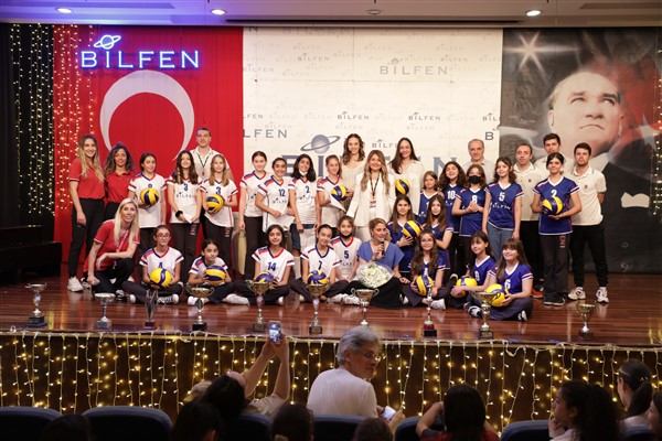 Milli voleybolcular Bilfenli öğrencilerle buluştu