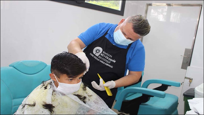 Mobil kuaför tırı Gazipaşa’da