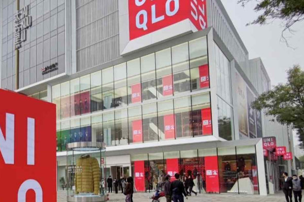 Moda devi Uniqlo, bu yıl Çin’de 100 mağaza açacak