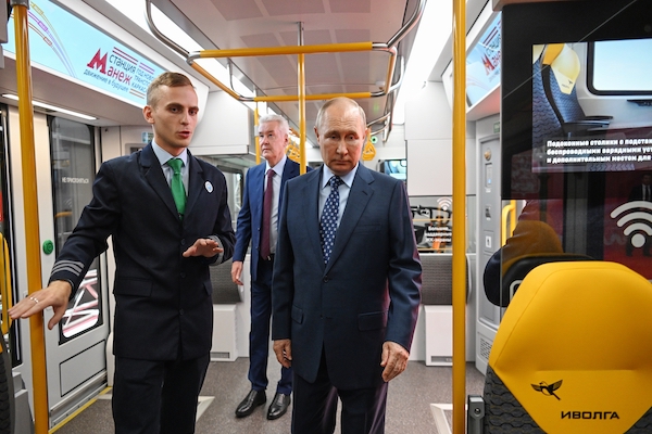 Moskova Metrosu’nun yeni yer üstü hattı, Rusya Devlet Başkanı Putin tarafından açıldı
